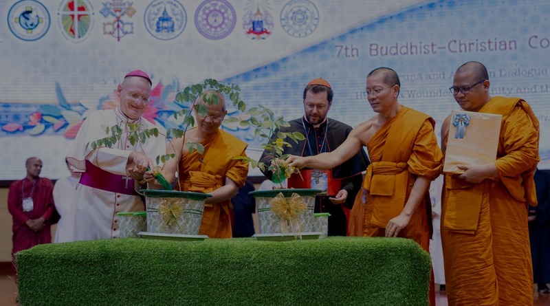 Cristianos y budistas: Siete acciones para sanar una humanidad herida