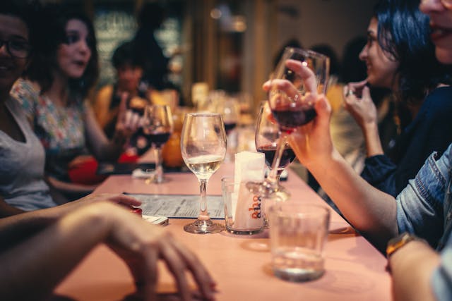 sobre el consumo de vino y la felicidad