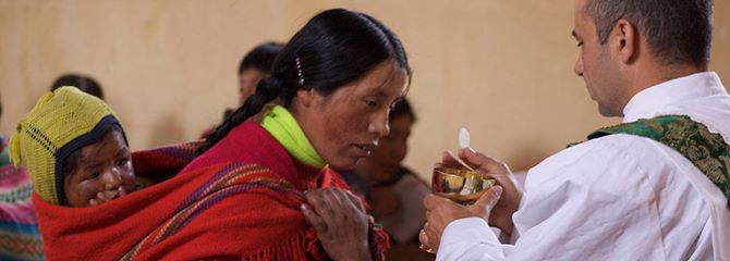 sagrada eucaristia krouillong comunion en la mano