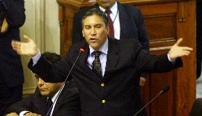El impetuoso congresista Aurelio Pastor, que no está dispuesto a perder la "guerra del voto facultativo". Fuente: Andina