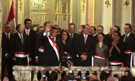 Toma de mando de Ollanta Humala. Posando con su primer gabinete