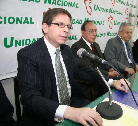 Dr. Mario Castillo Freyre