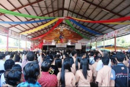 Jóvenes católicos Indonesia