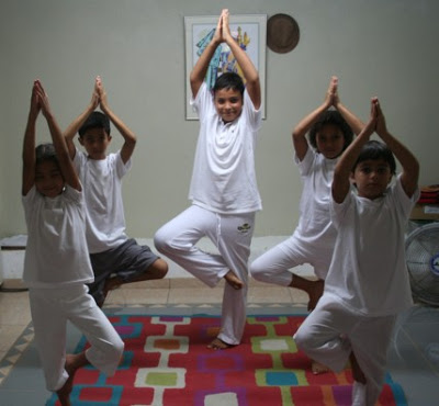 20130531-yoga_en_las_escuelas.jpg