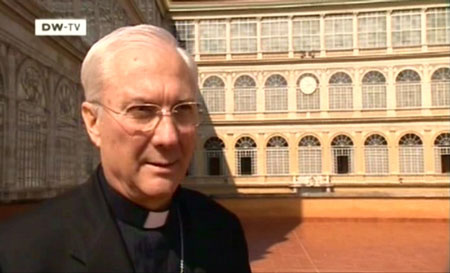 Arzobispo Piero Marini piensa en la union civil homosexual como alternativa