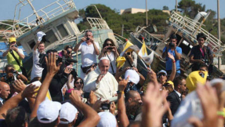 Francisco visita Lampedusa